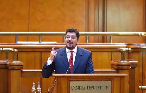 AUR cere Ministerului Educației să renunțe la condiționarea redeschiderii fizice a școlilor de gradul de vaccinare