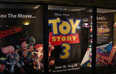 Bilete la "Toy Story 3", disponibile pe Facebook