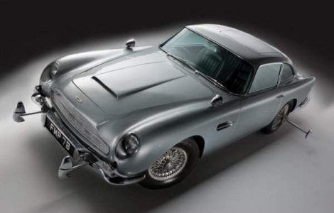 Aston Martin-ul condus de James Bond, scos la licitatie