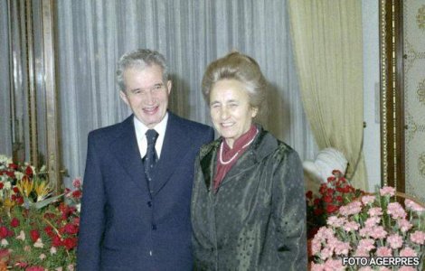 Sotii Ceausescu ar putea fi deshumati