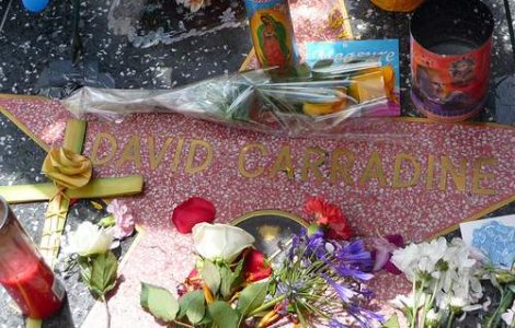 Vaduva lui David Carradine acuza o companie cinematografica pentru decesul actorului