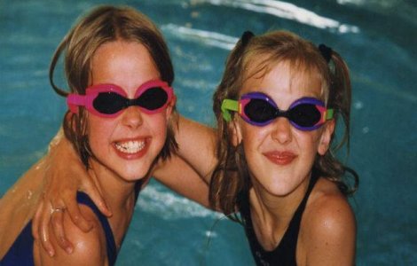 Studiu: Fetele se maturizeaza intr-adevar mai repede decat baietii