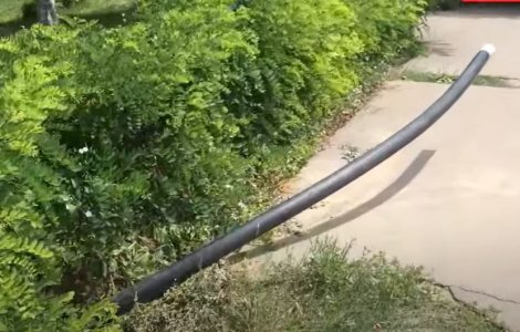 România, gaură neagră de bani publici: Parcul cu 122 de bănci, plin de buruieni