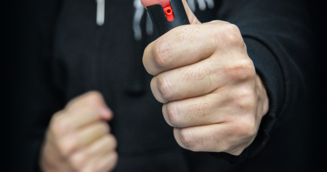 O profesoară din Iași a ajuns la spital după ce un elev a făcut o glumă cu spray