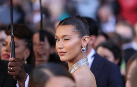  Top  Celebrități care se confruntă cu anxietatea și cu atacurile de panică