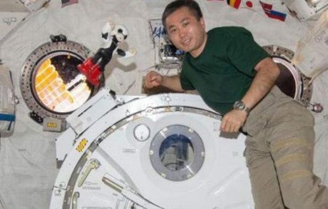 Premiera mondiala: Un robot si un astronaut au stat de vorba in spatiu