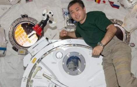 Premiera mondiala: Un robot si un astronaut au stat de vorba in spatiu