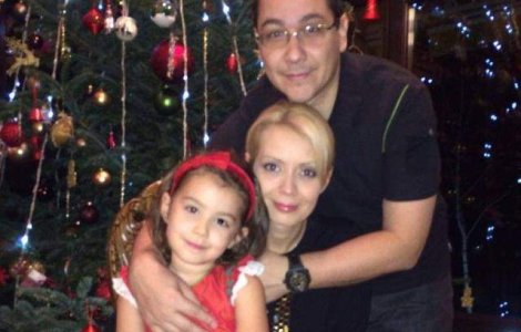 Familiile Ponta si Basescu sarbatoresc Craciunul pe Facebook