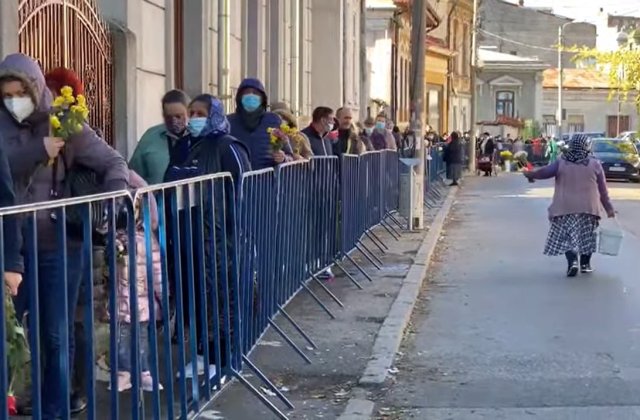 Pelerinaj de Sfântul Mina în Capitală. Mii de persoane stau la coadă ca să se închine la moaștele sfântului