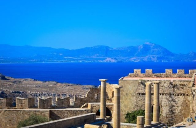 Cele mai frumoase obiective turistice pe care să le vizitezi &icirc;n insula Rhodos 