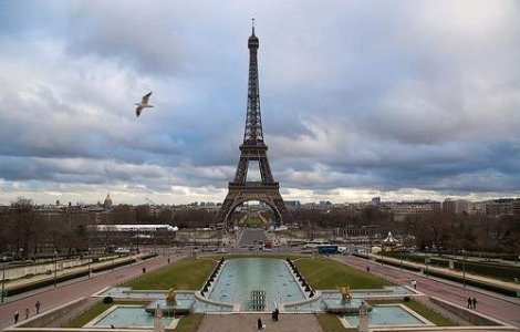 Turnul Eiffel va avea "vecina" o catedrala ortodoxa