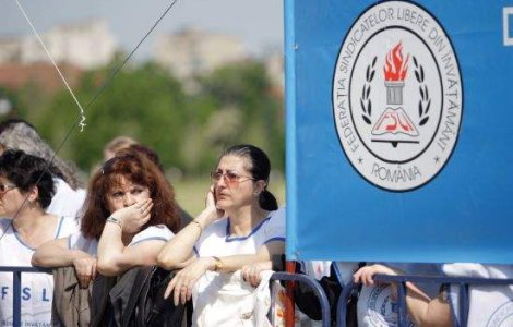 Sindicalistii au reluat protestele