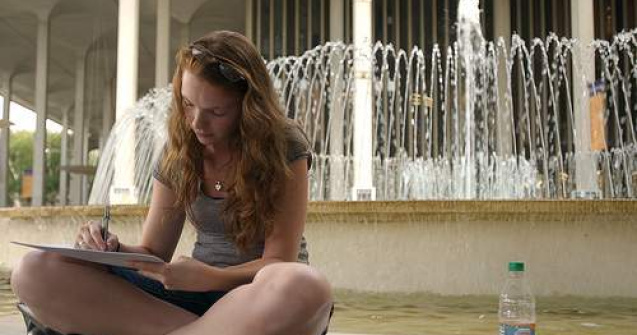 Copiii romani fac meditatii de 320 de milioane de euro pe an