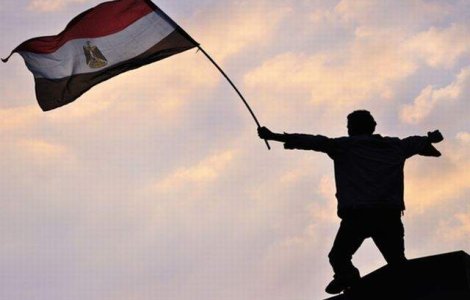 Cladire incendiata in Cairo de simpatizantii Fratilor Musulmani