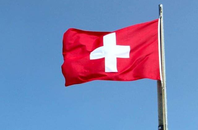 Elvetia mentine restrictiile pe piata muncii pentru romani si bulgari