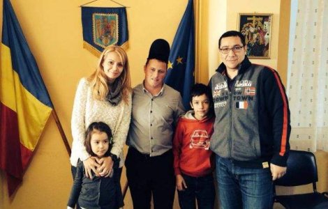 Premierul Victor Ponta, la masa cu Ghita Ciobanul