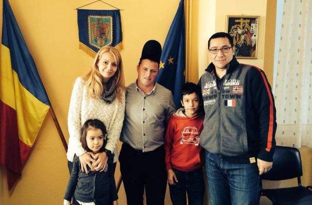 Premierul Victor Ponta, la masa cu Ghita Ciobanul