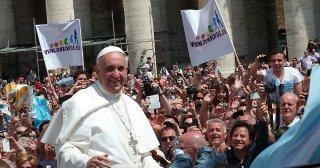 Esquire: Papa Francisc, cel mai stilat barbat al anului