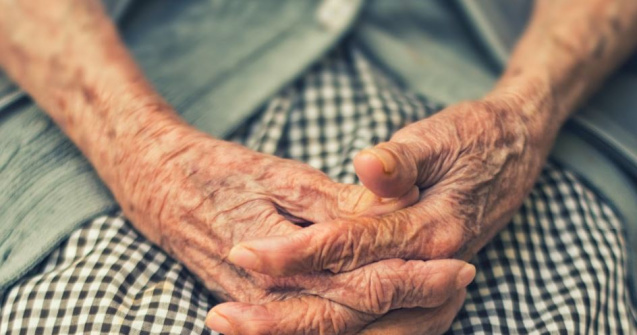 Cum să ai mai multă grijă de bunici, fără a-ți schimba modul de viață