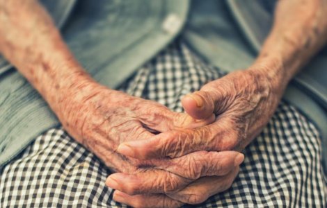 Cum să ai mai multă grijă de bunici, fără a-ți schimba modul de viață