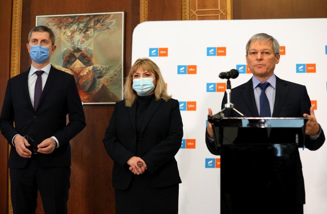 Cioloș: Spectacolul oferit de alianța PSD-PNL-UDMR, ridicol; nu știu cum să-și fure unul altuia scaunul