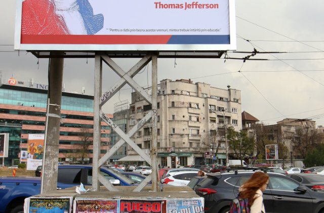 Panourile publicitare și construcţiile în curbe şi în intersecţii au fost interzise