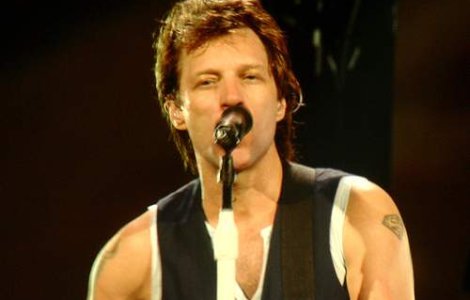 Bon Jovi a concertat pe acoperisul arenei O2 din Londra