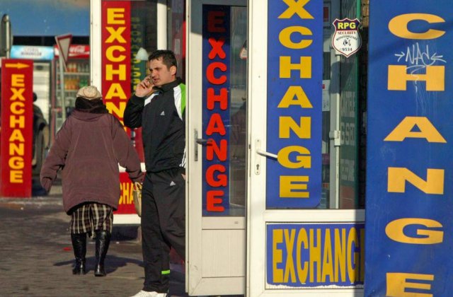 Masurile de austeritate lasa leul "in cadere libera"