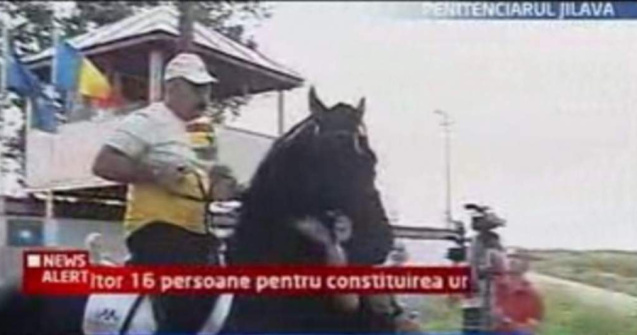 Video  Nutu Camataru a plecat calare de la Penitenciarul Jilava