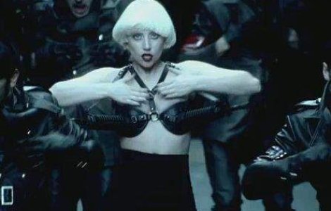  Foto / video  Lady Gaga uimeste cu noul videoclip