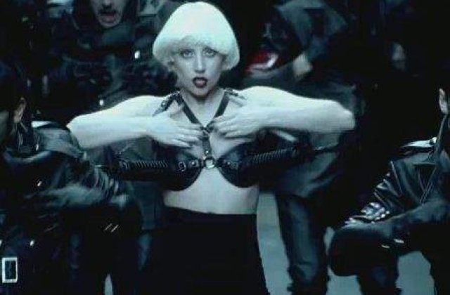 [FOTO / VIDEO] Lady Gaga uimeste cu noul videoclip
