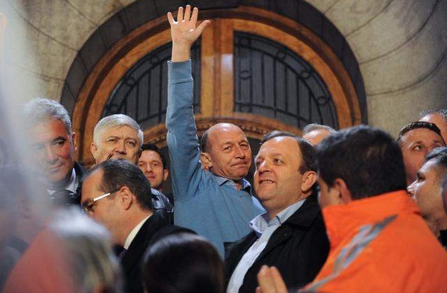 Basescu, asteptat in Piata Universitatii