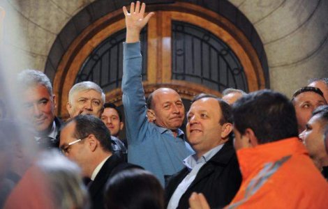 Basescu, asteptat in Piata Universitatii