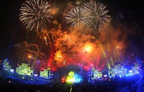 Noaptea de Revelion, fabrica de bani pentru vedete