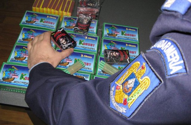 Politia a confiscat peste 36 de tone de petarde si artificii