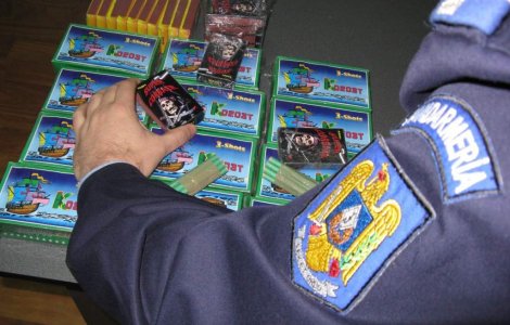 Politia a confiscat peste 36 de tone de petarde si artificii