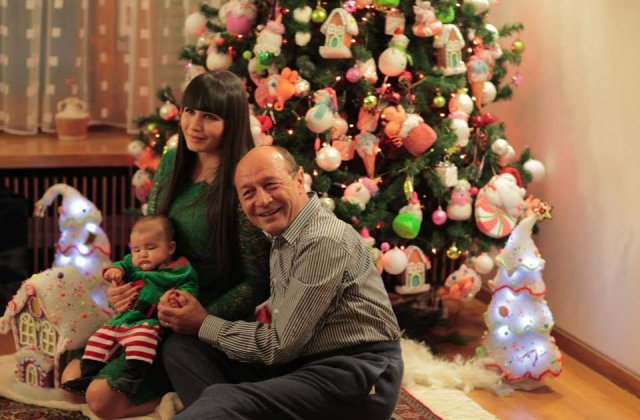 Mesajul lui Basescu: Multumesc romanilor ca au stiut sa ramana si in momente grele o comunitate