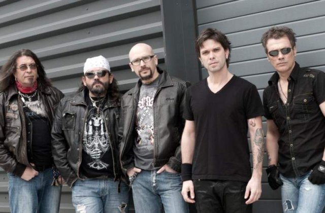 Membrii trupei Cargo au fost implicati intr-un accident rutier