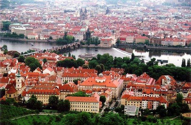 Ambasadorul palestinian a murit in urma unei explozii in apartamentul sau din Praga