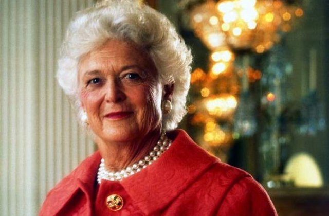 Fosta Prima Doamna Barbara Bush a fost internata in spital
