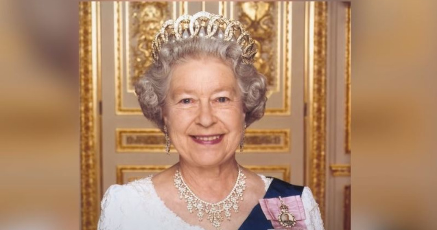 Regina Elisabeta a II-a a fost prezentă la botezul a doi strănepoți