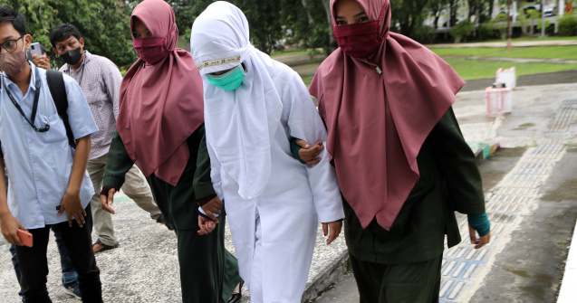 Noi reguli pentru televiziunile din Afganistan. Ordinul primit de actrițe, jurnaliste și prezentatoare de știri