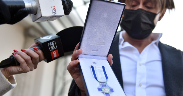 Actorul Marius Manole a înapoiat decorația primită de la Klaus Iohannis