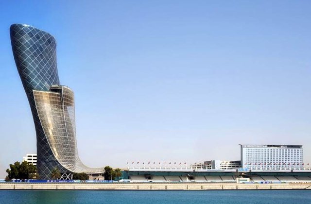 Turnul din Pisa nu mai este cel mai inclinat turn din lume