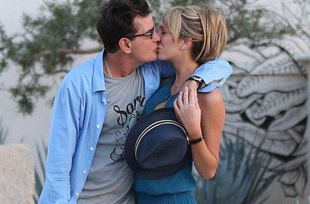 Charlie Sheen s-a casatorit cu o actrita porno