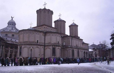 Aproape 1.000 de oameni la Patriarhie, de Boboteaza