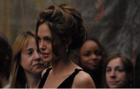 Angelina Jolie va juca rolul Cleopatrei