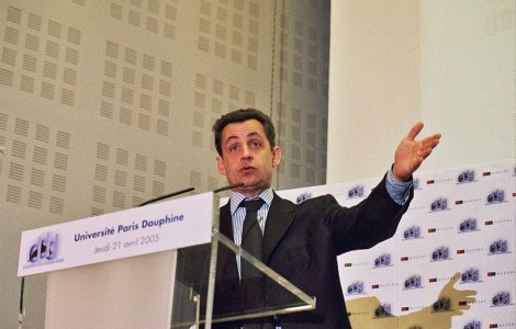 Sarkozy a declarat razboi delincventilor romi din Romania