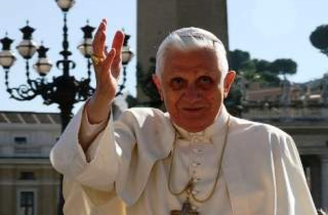 Papa cere iar iertare pentru preotii pedofili