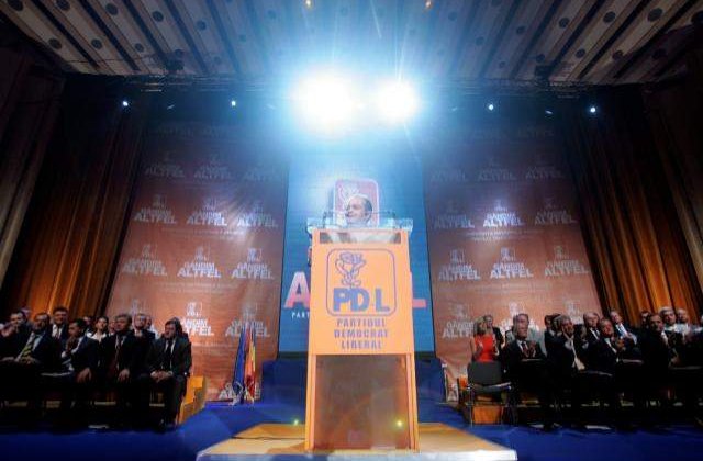 VIDEO: Bataie la intrunirea PDL de la Iasi